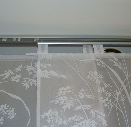 Gardinenpaneele als leichte Wand