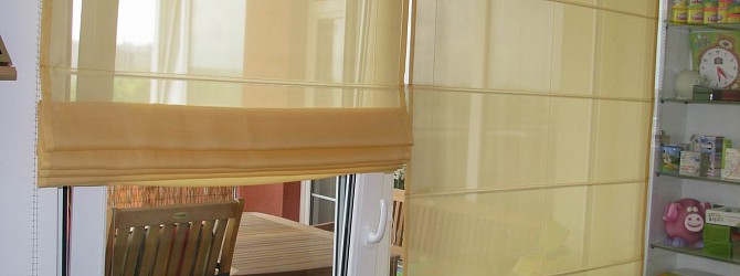 Raffrollos aus Gardinen für die ganze Wohnung