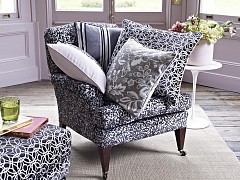 eine Kombination der Designs - Sessel mit Kissen