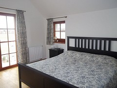 Schlafzimmer - Gardinenstange, Vorhang, Überwurf