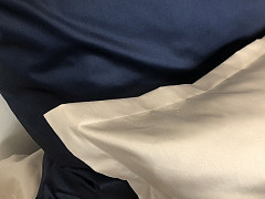 Bettwäsche aus ägyptischer Baumwolle: Marine-Ton für ein ruhiges Schlafzimmer